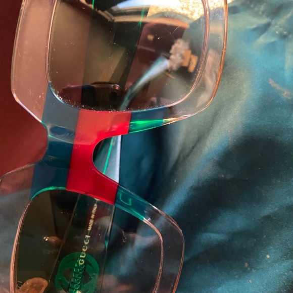 Gucci Sunglasses - Picture 4 of 6